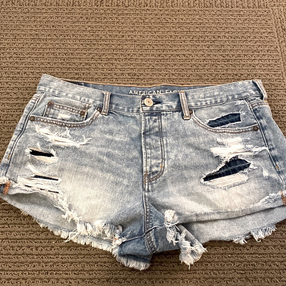 Used Distressed AE shorts!!